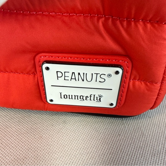 Loungefly Peanuts Snoopy Puffer Winter Mini Backpack Winter Holiday Bag NWT - Picture 5 of 16